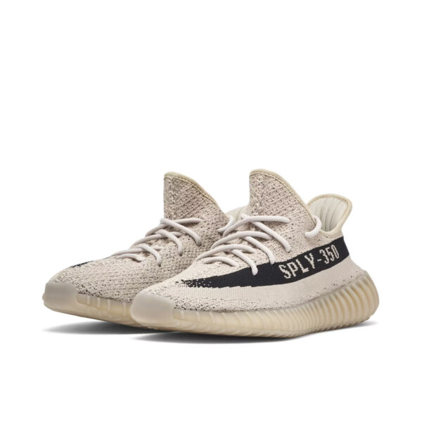 vestibilita yeezy 350 v2