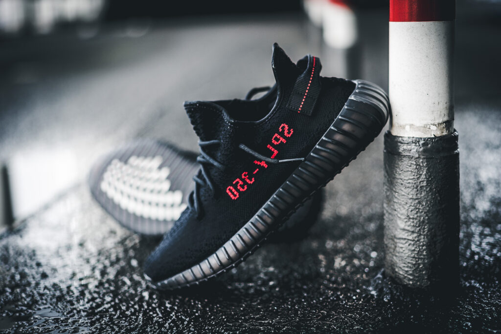 Yeezy Boost 350 V2 Bred